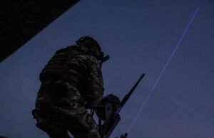 Perang di Ukraina: setelah “Tryzub”, Ukraina mengembangkan “Sunray”, laser baru yang mampu menembak jatuh drone Rusia dan memperkuat pertahanan udara