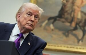 Donald Trump mendesak Inggris untuk tidak “menyerah” pada pangkalan militer Diego Garcia di Samudera Hindia dan mengancam Iran