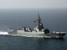 Fregat Spanyol Álvaro de Bazán menyebarkan kemampuan sistem tempur Aegisnya dengan kapal induk Charles de Gaulle