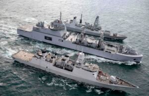 Kapal perusak Inggris HMS Dauntless menyelesaikan pelatihan intensif dengan kelompok penyerang kapal induk Perancis