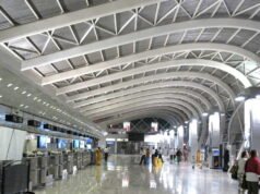 Salju dan es: penerbangan lebih sedikit hingga 30% pada hari Minggu di Orly dan Roissy