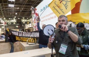 “Kami tidak menginginkan Eropa yang menempatkan kami dalam persaingan”: di Pameran Pertanian, Konfederasi Petani menyerbu pendirian UE