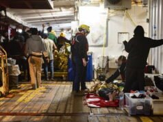“Martabat manusia telah pulih”: Kemanusiaan di atas kapal Ocean Viking selama penyelamatan 97 orang di lepas pantai Lampedusa