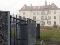 belas kasih staf terhadap para korban dan penolakan “penggabungan”