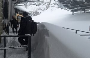 Haute-Savoie. Kedua pemain ski yang terdampar di Mer de Glace dapat kembali dengan selamat