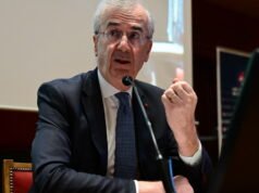 Ekonomi. Akses terhadap uang tunai tetap “pusat”, menurut gubernur Banque de France