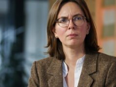 Pengadilan Auditor. Malu dengan perannya sebagai mantan menteri, Amélie de Montchalin mengecualikan dirinya dari perdebatan anggaran