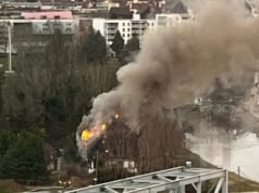 Strasbourg. Sebuah rumah tua terbakar di distrik Wacken