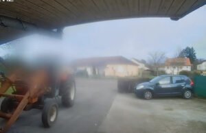 seorang pria paruh baya mencoba menyerang rumah putrinya dengan traktor