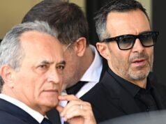 Superagent tiba di Barcelona sebelum bertemu dengan Deco, para pemain