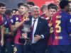 Laporta mengucapkan selamat tinggal pada ruang ganti Barcelona, menerima dukungan publik dari Flick menjelang pemilu