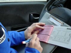 Korban pencurian identitas, ia menerima sekitar empat puluh denda setiap hari