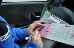 Korban pencurian identitas, ia menerima sekitar empat puluh denda setiap hari