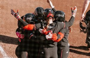 Wolfpack Menang Dua Kali Lagi untuk Mendorong Kemenangan Beruntun menjadi Sembilan