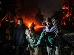 Senat AS menolak membatasi kekuatan perang Donald Trump; Iran menyerang Kurdi di Irak