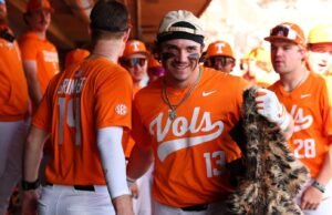 Homer dari Ford dan Chapman Angkat #17/19 Vols menjadi Kemenangan 5-4