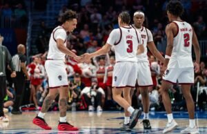 Persentase Gol Lapangan Terbaik Musim Mengirim Paket Melewati Pitt di ACC Tourney