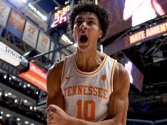 Ament Dinobatkan sebagai Finalis Penghargaan Julius Erving