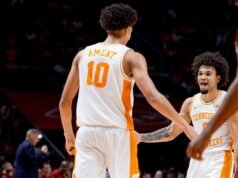 Ament, Gillespie Memilih Tim Pertama NABC All-Central District