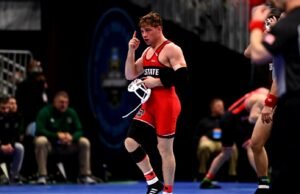 Denny dan Trumble Melaju ke Perempatfinal, Enam Masih Hidup Setelah Hari Pertama Gulat NCAA