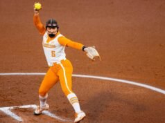 #1 Tennessee Mengambil Game 1 Atas #5 Florida, 2-1