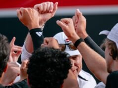 Paket #21 Jatuh ke Virginia #1 di Rumah