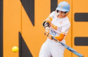 #1 Tennessee Jatuh ke #5 Florida, 3-2