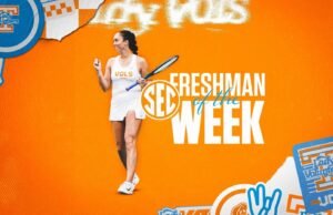 Scott Mendapatkan Penghargaan Mahasiswa Baru SEC Pertama Minggu Ini