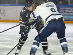 Hoki es. Kalah dalam Tours, satu pertandingan lagi dari eliminasi. Bintang Hitam Strasbourg di ambang jurang di babak perempat final play-off