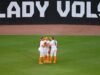 #4 Tennessee Memberikan Keputusan 2-1 kepada Ole Miss