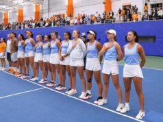 #12 Lady Vols jatuh, 4-3, ke #11 Komodor
