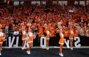 Lady Vols Menjadi Tuan Rumah Illinois dalam Tantangan Bola Voli Sepuluh Besar/SEC Perdana