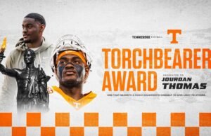 Tragedi Bagi Pembawa Obor: Jourdan Thomas Mendapatkan Penghargaan Siswa Tertinggi di Tennessee