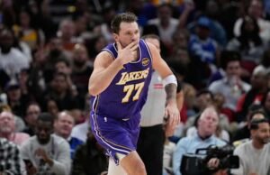 Doncic turun 40, James menambahkan 30 saat Lakers memperpanjang rekor mereka menjadi 7 dengan kemenangan 124-116 atas Rockets