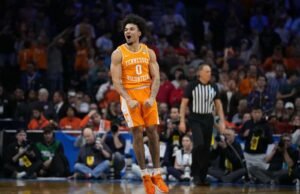 Tennessee mencapai Sweet 16 ke-4 berturut-turut, mengalahkan Virginia 79-72 di March Madness
