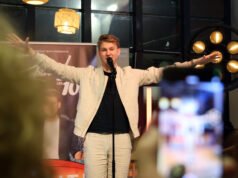 Robin Leon di hadapan para pembaca DNA dan L’Alsace selama sepuluh tahun karirnya