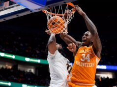 HOOPS TENGAH: #23/25 (6) Tennessee vs.RV/RV (11) Miami (OH)