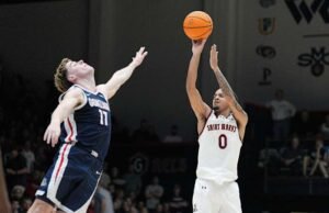 Lewis membuat tujuh angka 3 saat Saint Mary’s mengalahkan peringkat 9 Gonzaga 70-59 untuk berbagi gelar musim reguler WCC
