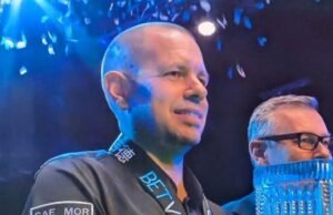 Juara Welsh Open Barry Hawkins menahan air mata dalam wawancara yang memilukan | Lainnya | Olahraga