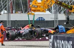 Grid awal GP Australia saat Verstappen jatuh dan penalti menanti | F1 | Olahraga