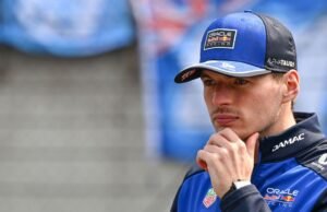 F1 LIVE: Bentrokan Verstappen dan insinyur yang tidak disiarkan di televisi saat bintang Mercedes ingin diselidiki