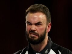 Bintang dart yang mencetak dua dart sembilan dalam sehari ‘melihat pekerjaan HGV’ | Lainnya | Olahraga