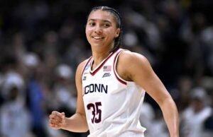 34 poin Fudd, 8 lemparan tiga angka membuat UConn melewati Syracuse dan masuk ke Sweet 16 untuk ke-32 kalinya berturut-turut