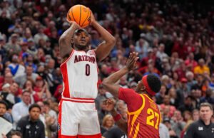 Jaden Bradley dari Arizona No. 2 mengejutkan Iowa State No. 7 dengan buzzer-beater untuk mencapai final 12 Besar