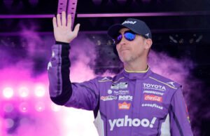 Denny Hamlin lolos pertama di Martinsville, naik ke posisi 10 di pole NASCAR