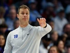 Unggulan nomor 1 secara keseluruhan, Duke, memasuki Turnamen NCAA karena termotivasi oleh kekalahan di Final Four tahun lalu