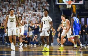 Perjalanan kejuaraan nasional bola basket Michigan mengalami perubahan yang menghancurkan dengan cedera ACL yang dialami pemain bintang