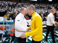 Bola basket Michigan peringkat ke-3 menjadi tuan rumah Spartan No. 8 di Malam Senior dengan sejarah Sepuluh Besar dipertaruhkan