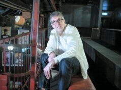 Bintang stand-up yang sedang naik daun, Matthieu Nina, menyoroti disabilitas