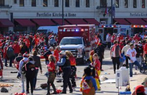 Jaksa membatalkan dakwaan pembunuhan terhadap penembak di rapat umum Chiefs dan mengutip undang-undang pembelaan diri